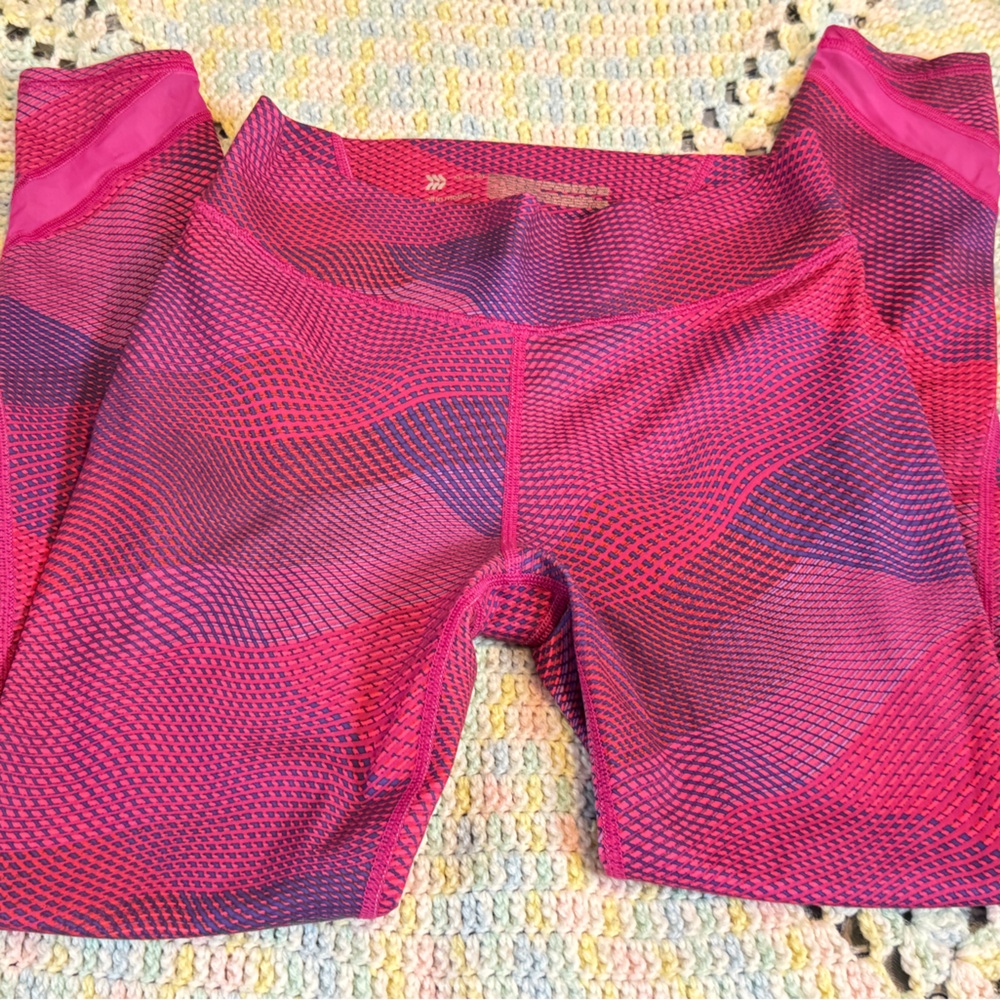 All‎ in motion Vibrant Pink and Purple Geometric Leggings